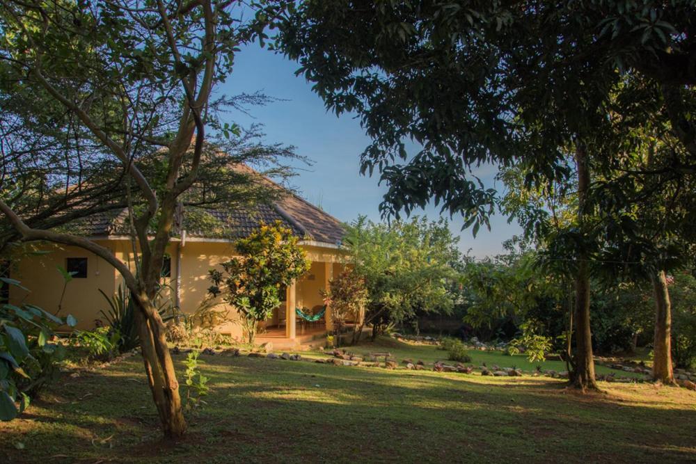 Viavia Entebbe Hotel Exterior photo