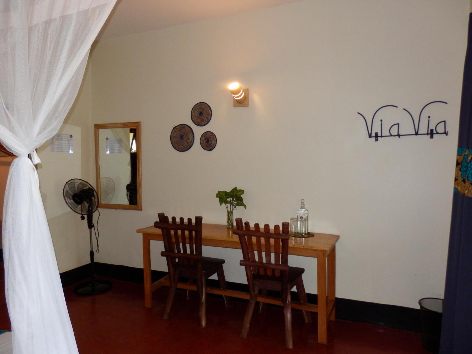 Viavia Entebbe Hotel Exterior photo