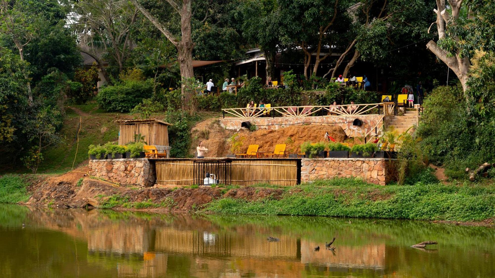 Viavia Entebbe Hotel Exterior photo
