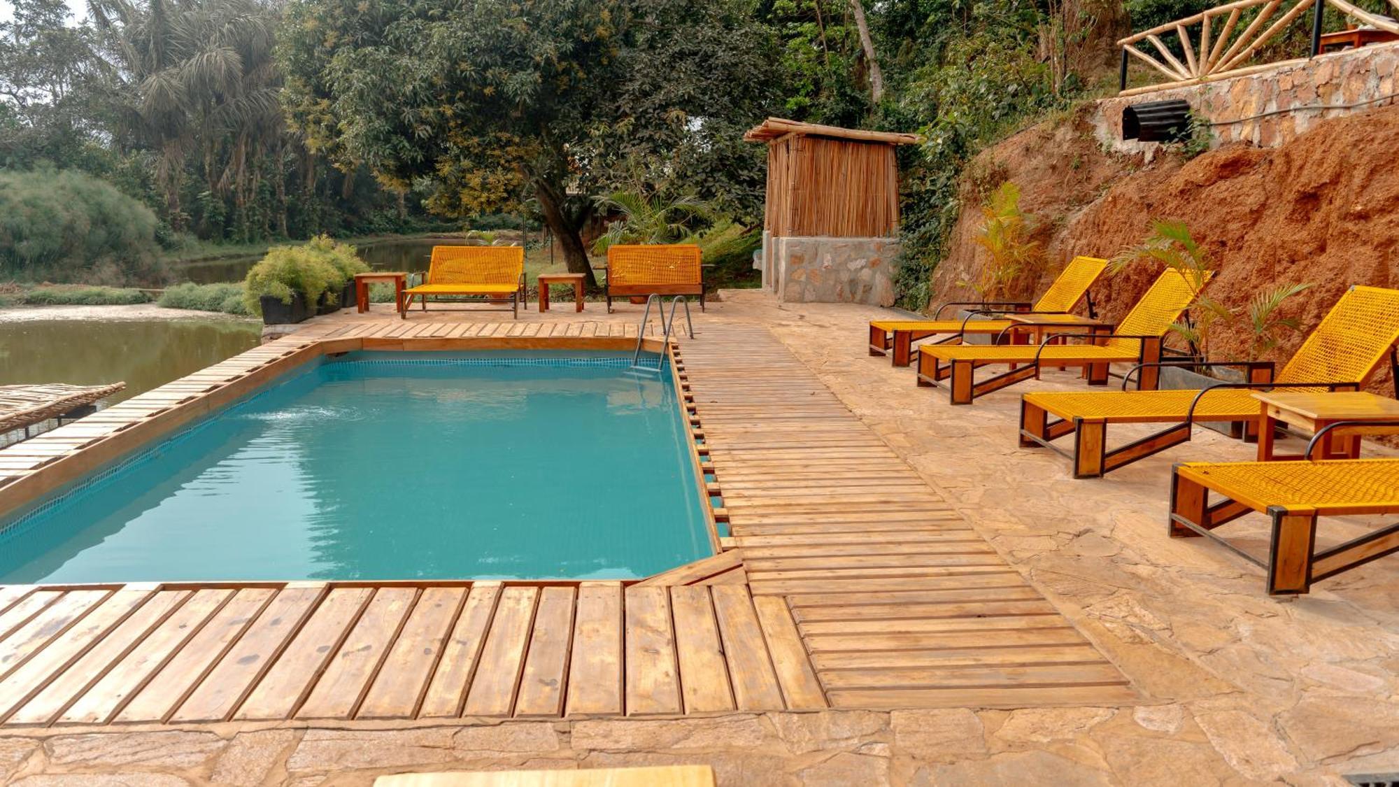 Viavia Entebbe Hotel Exterior photo
