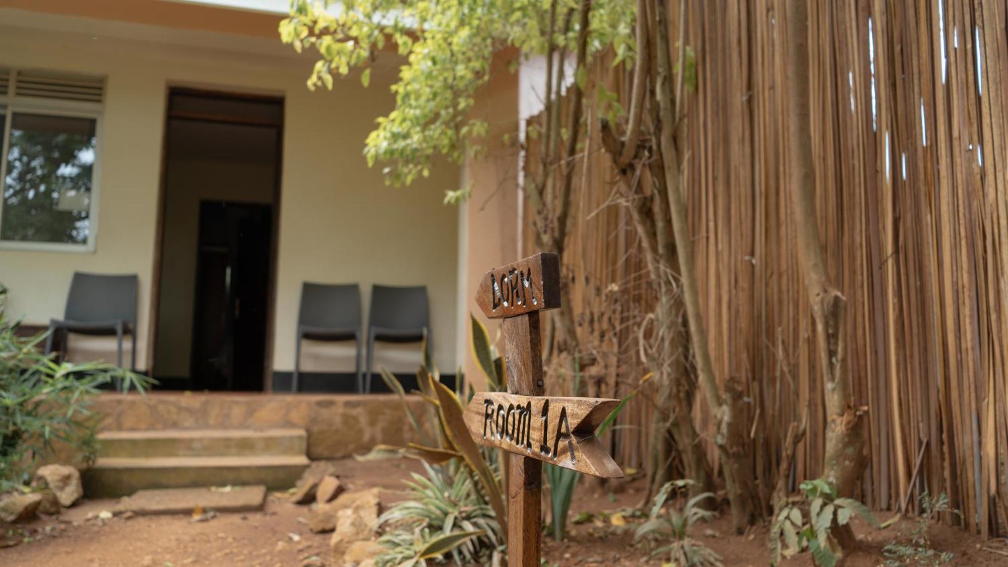 Viavia Entebbe Hotel Exterior photo