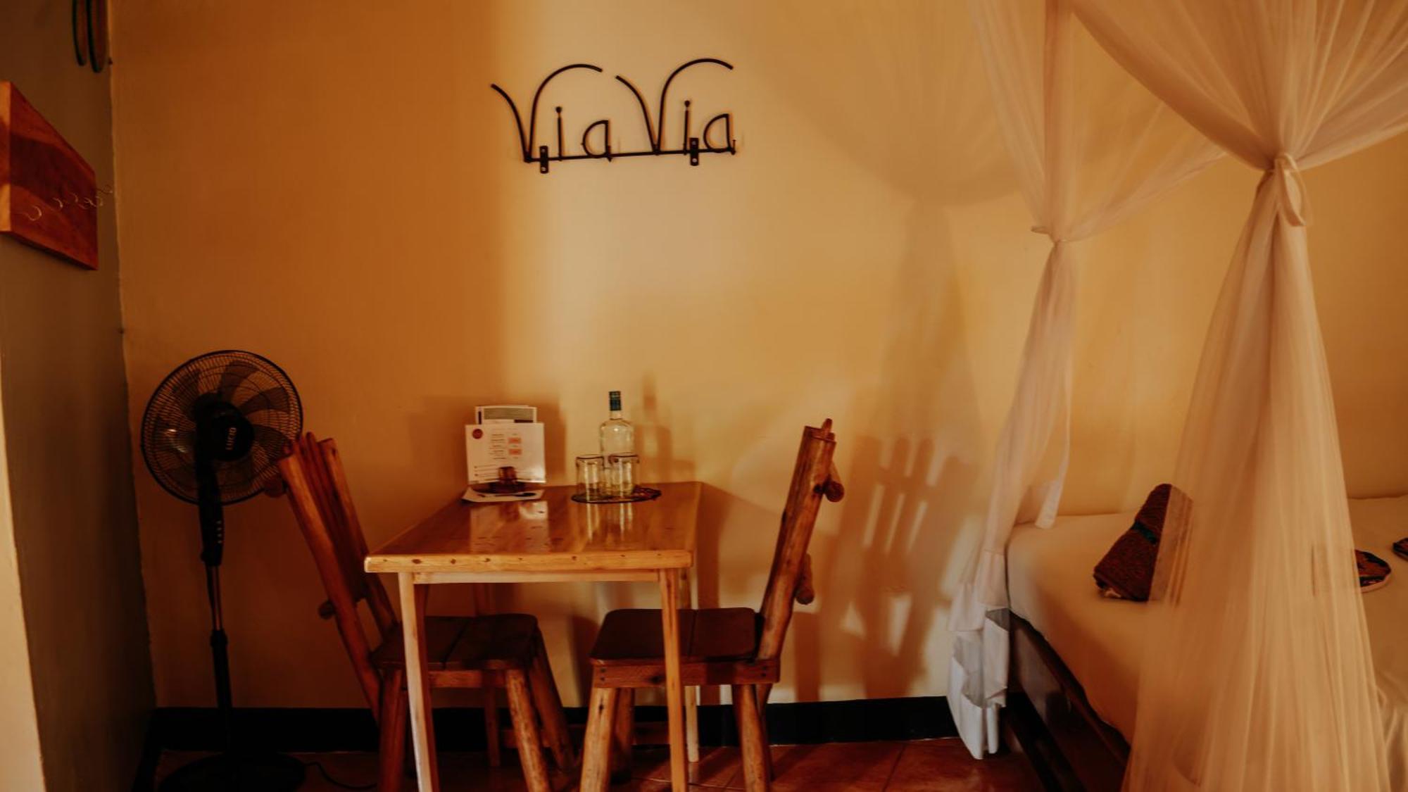Viavia Entebbe Hotel Exterior photo