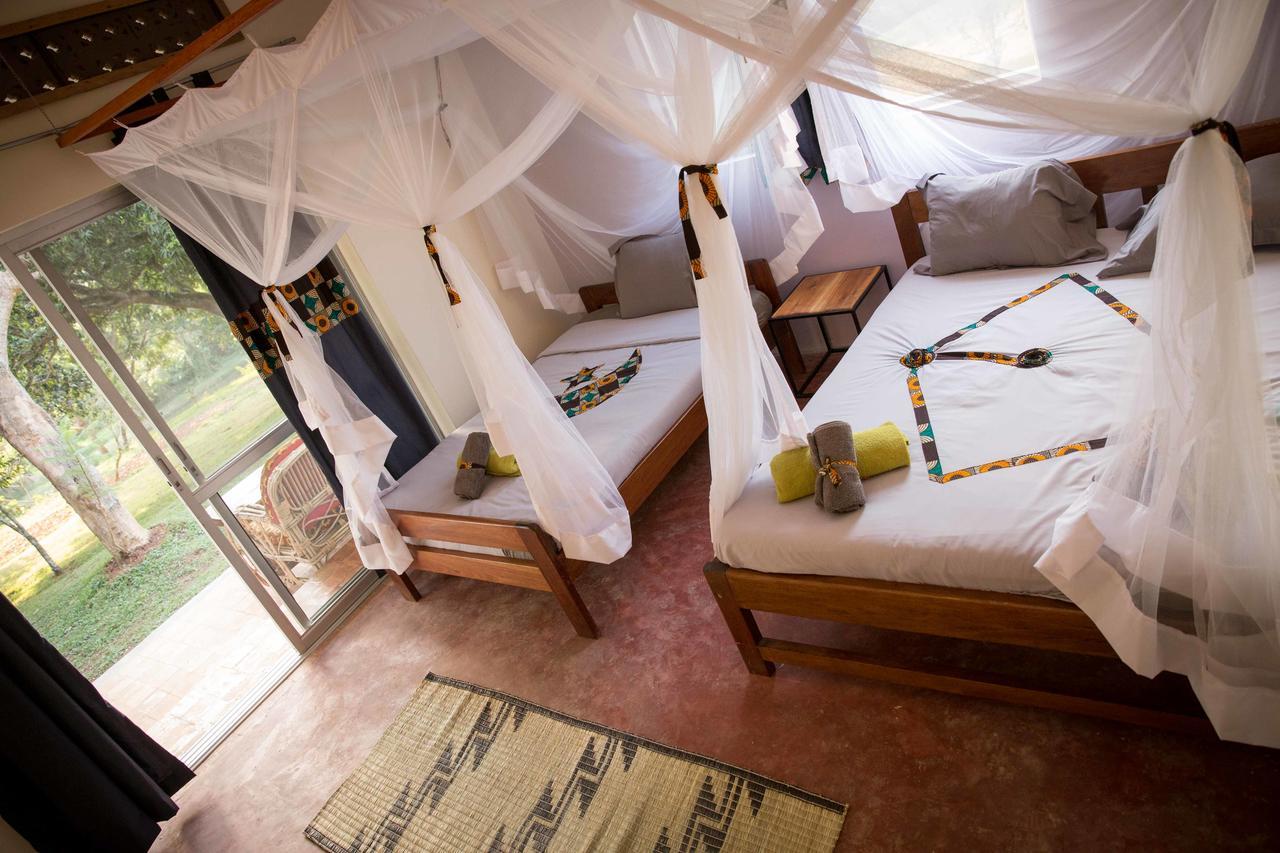 Viavia Entebbe Hotel Exterior photo